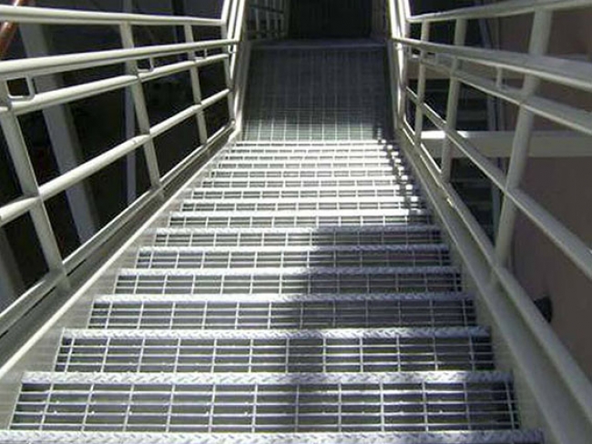 Various types of steel grating